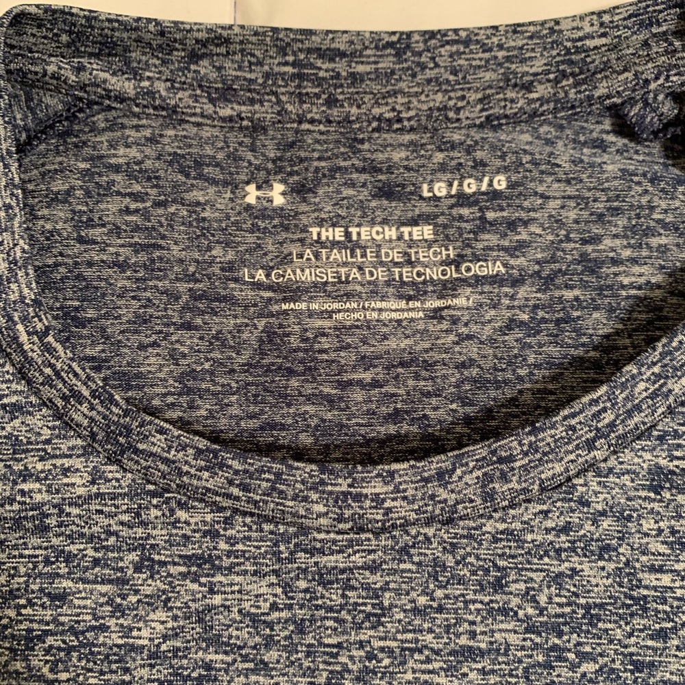 Large blueish gray checkered Under Armour Tshirt